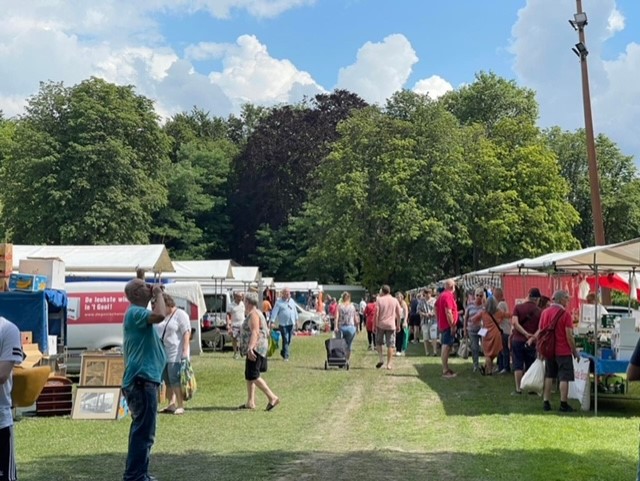 Vlooienmarkt & Kofferbakverkoop